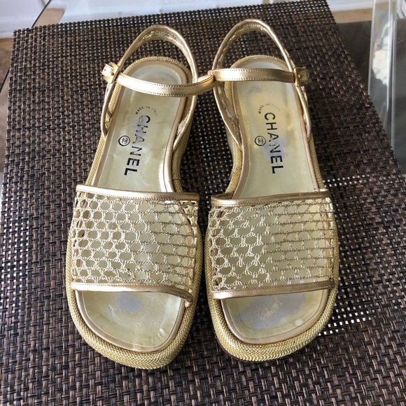 Chanel Gold leather Sandals size 38 - Picture 1 of 6